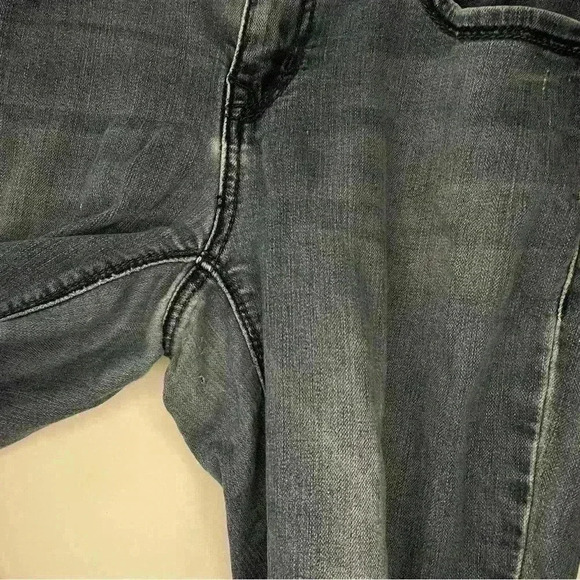 Blue Jeans - Picture 7 of 8